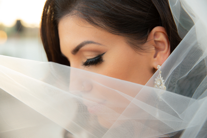 Tucson bride with long veil